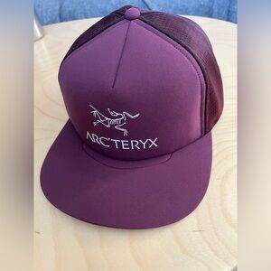 Arc'teryx Logo Flat Brim Trucker Hat